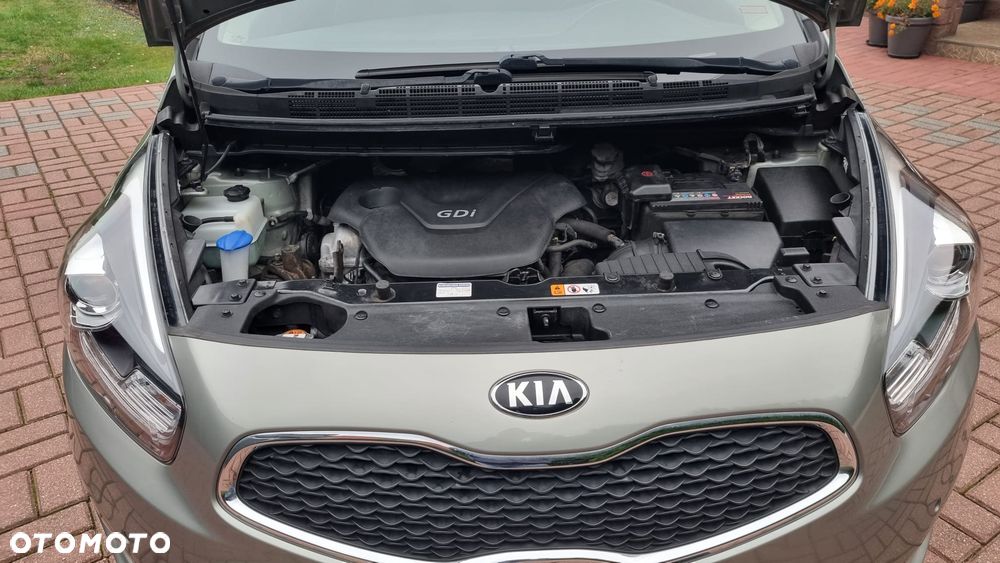 Kia Carens - 23