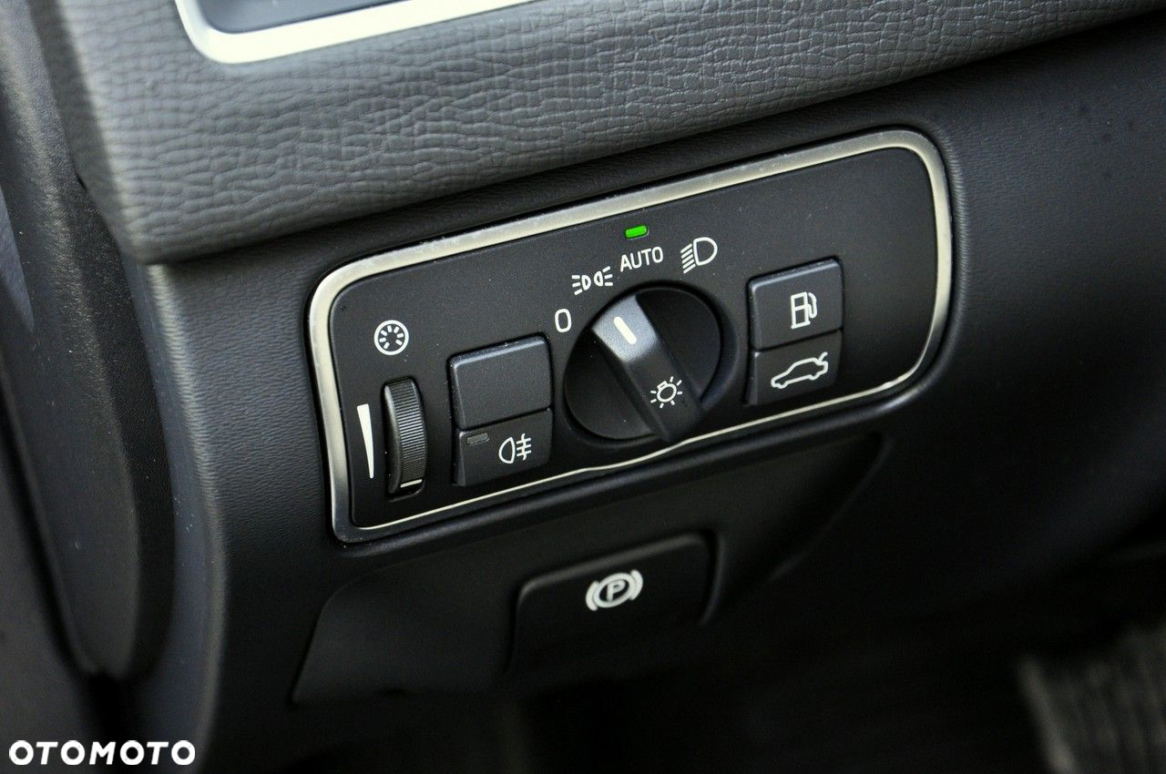 Volvo XC 60 D4 Drive-E Momentum - 16