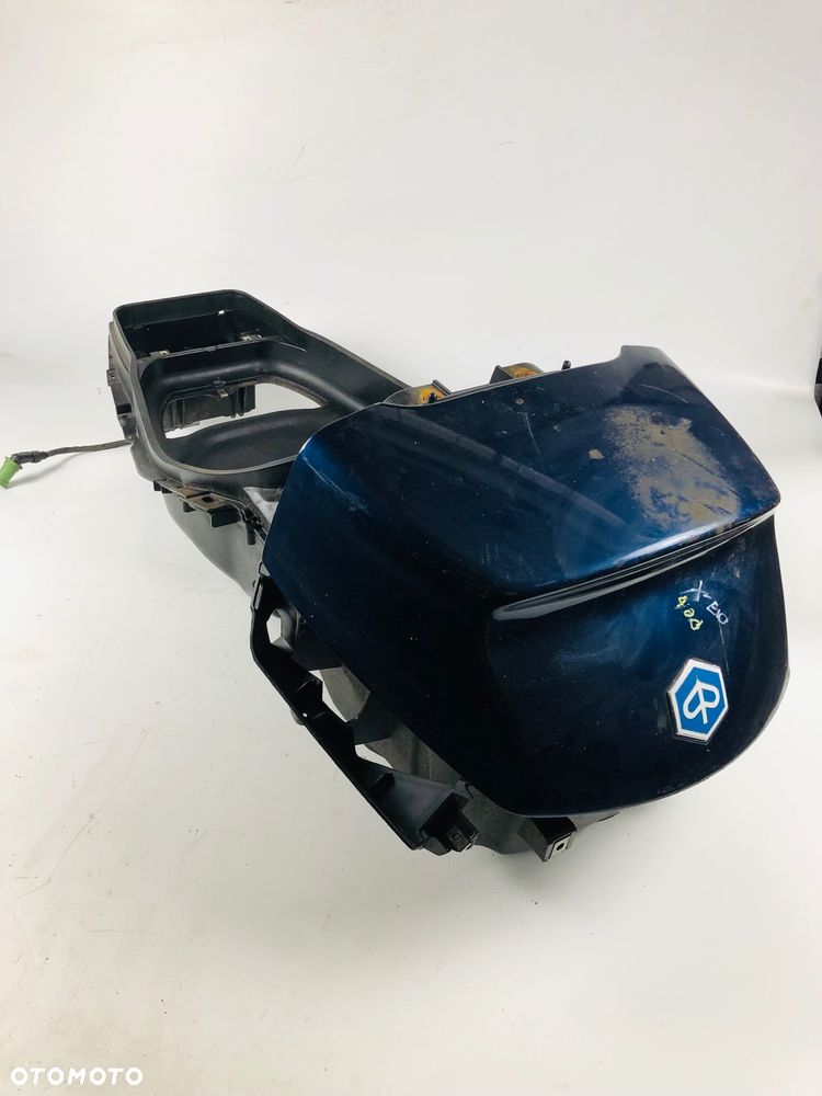 Piaggio X Evo 400 stelaż bagażnik schowek klapa - 2