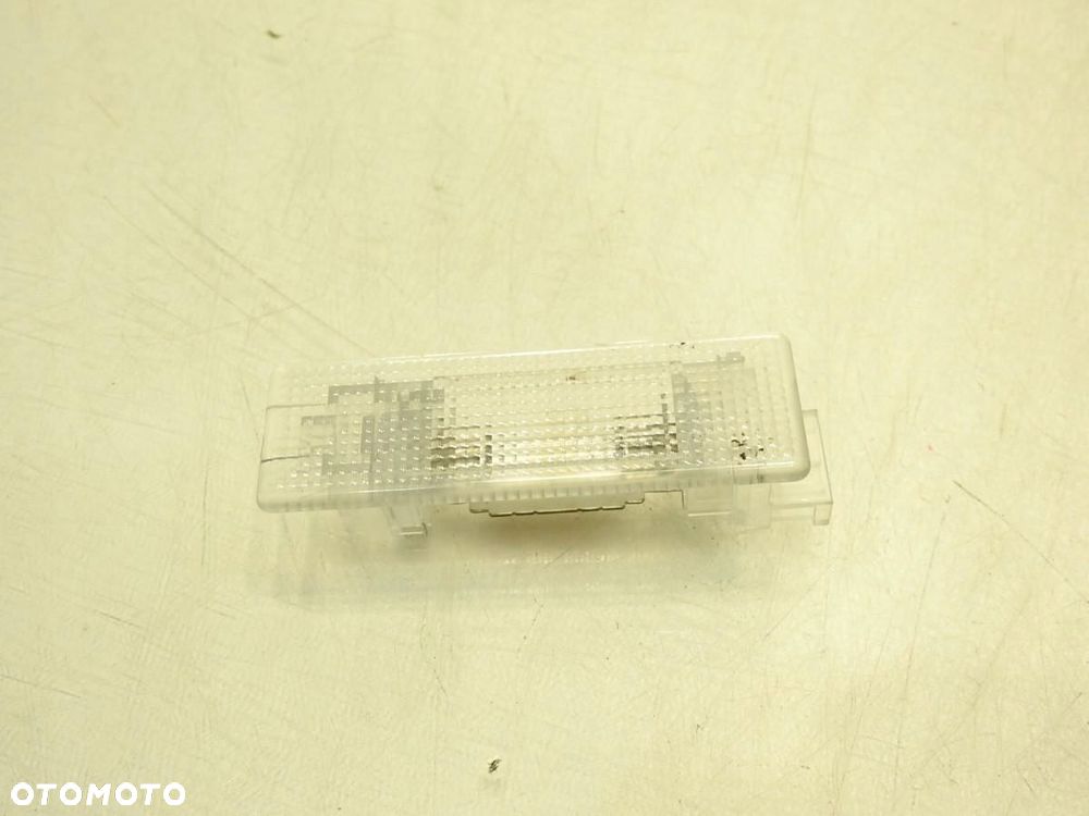 LAMPKA OŚWIETLENIE WNĘTRZA TYŁ VW PASSAT B7 KOMBI 5K0947101 - 6