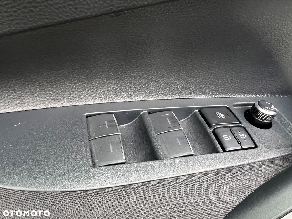 Toyota Corolla 1.8 Hybrid GPF Comfort - 14
