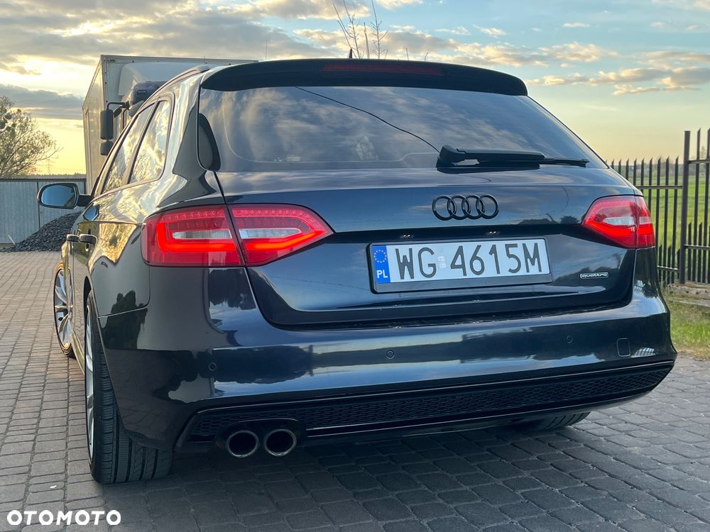 Audi A4 Avant 2.0 TDI DPF quattro S tronic S line Sportpaket - 4