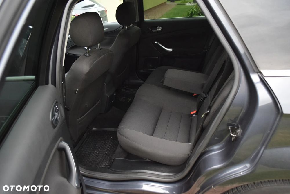 Ford Mondeo 2.0 Viva Titanium - 16