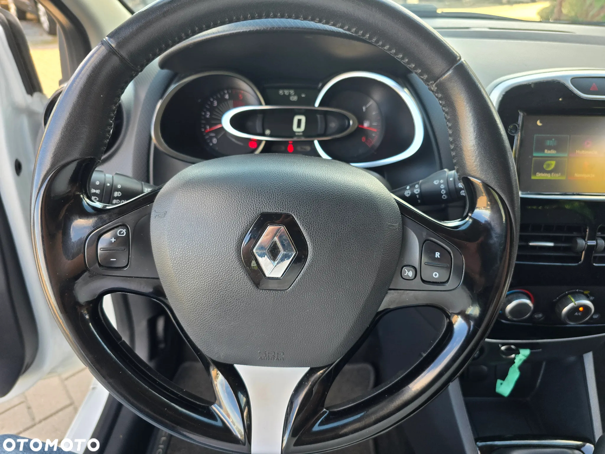 Renault Clio - 25