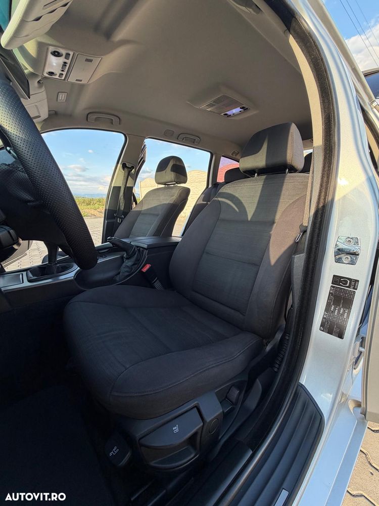 BMW Seria 5 520d - 32
