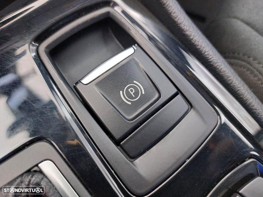 BMW 225xe Active Tourer Advantage - 38