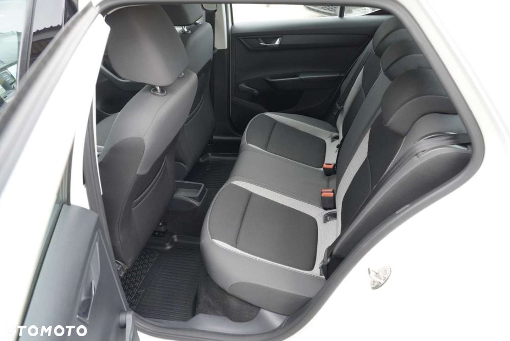 Skoda Fabia 1.0 TSI Drive - 7