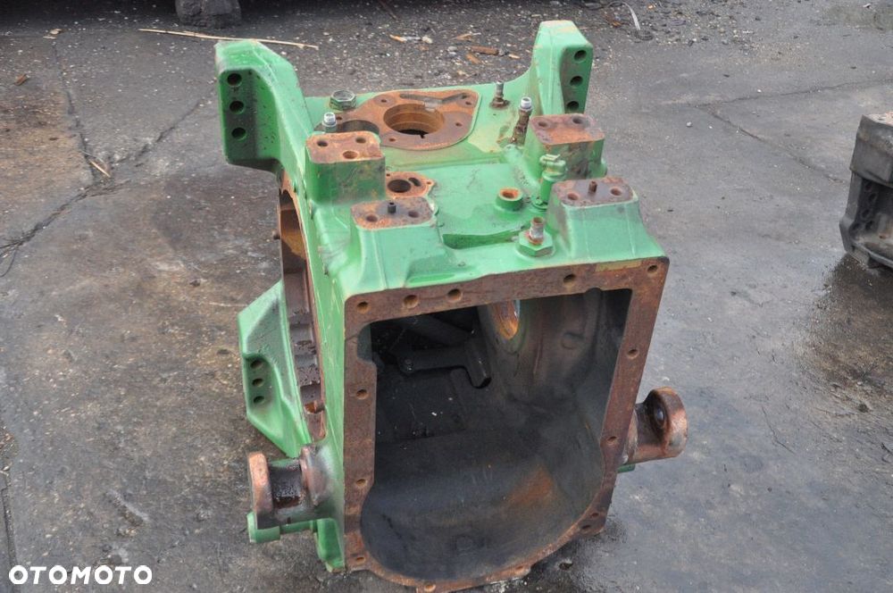 OBUDOWA MOSTU  TYŁ JOHN DEERE 6215R R539342 / R539344 - 5
