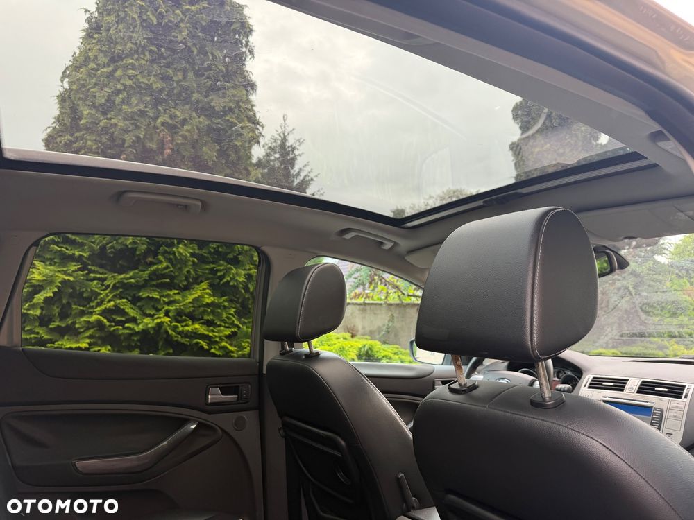 Ford Kuga 2.0 TDCi 4x4 Titanium - 38