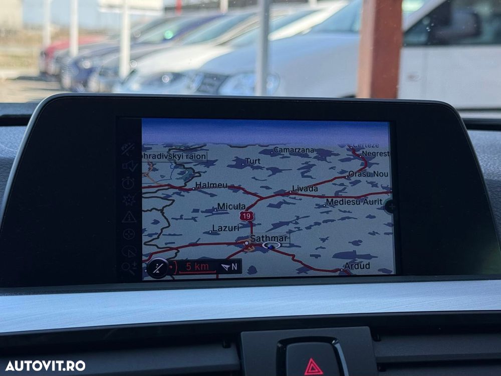 BMW Seria 3 320d xDrive Aut. - 11