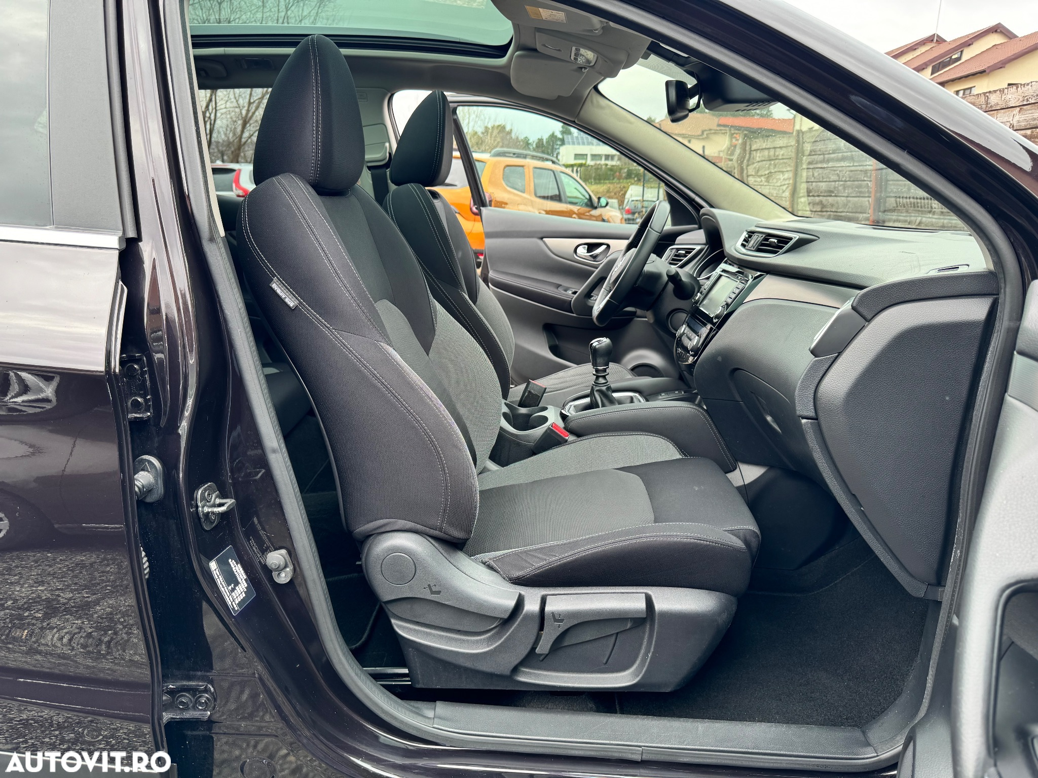 Nissan Qashqai 1.2 DIG-T Start/Stop N-Connecta - 25