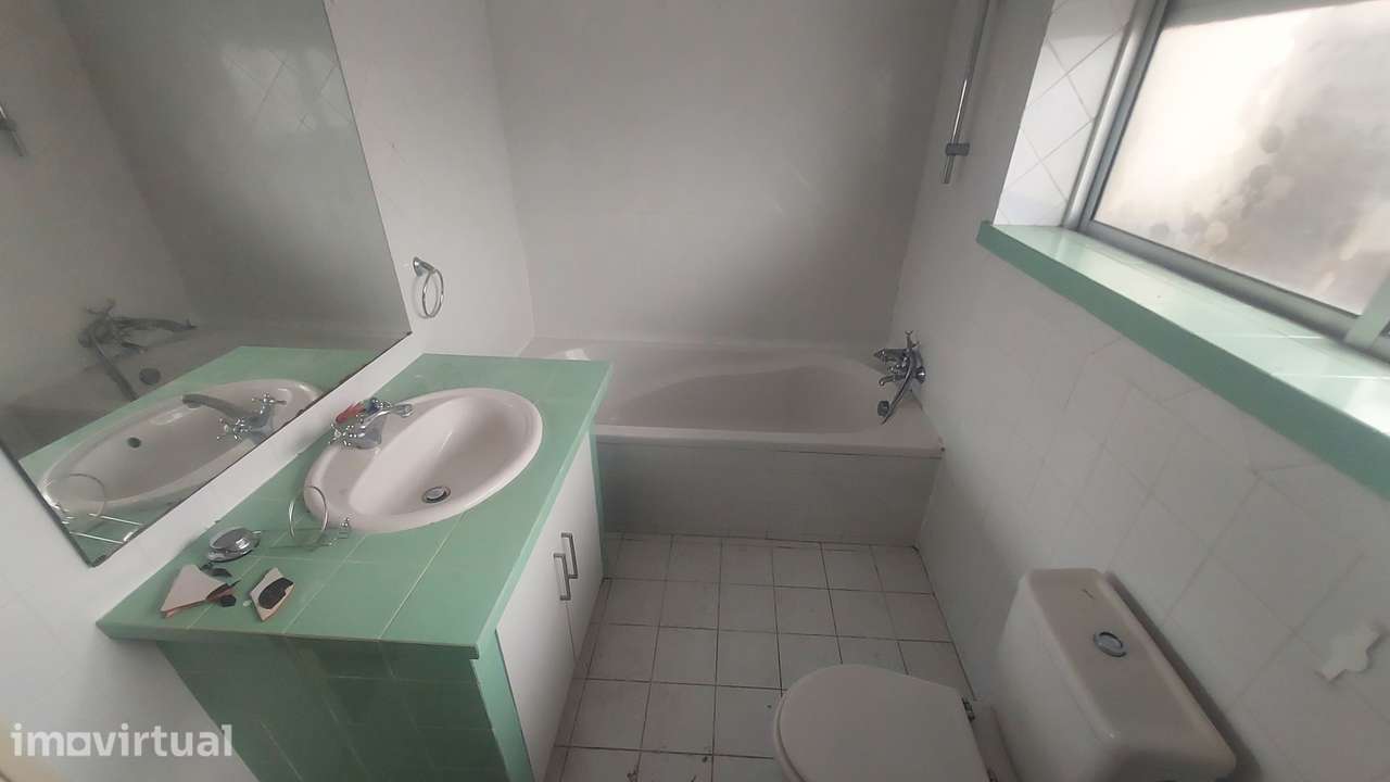 Apartamento T2 Duplex com Terraço e Garagem - Grande imagem: 4/7