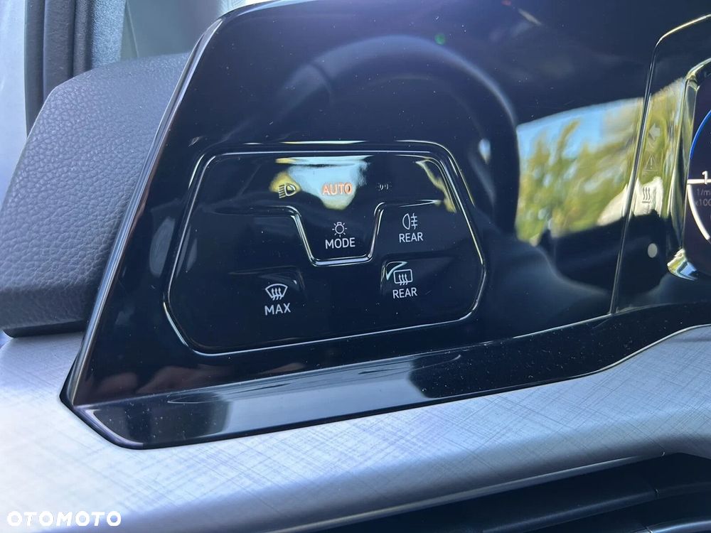 Volkswagen Golf Variant 1.5 eTSI EVO Life DSG - 22