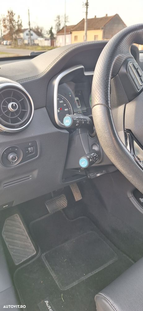 MG ZS EV Luxury - 15