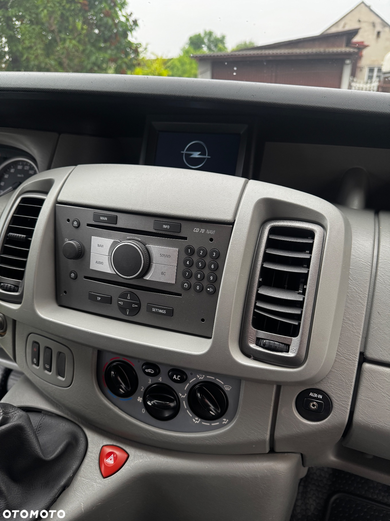 Opel Vivaro L2H1 2.9t - 9