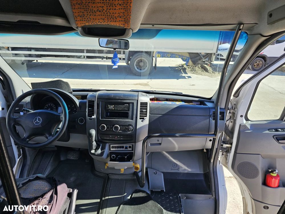 Mercedes-Benz Sprinter - 9