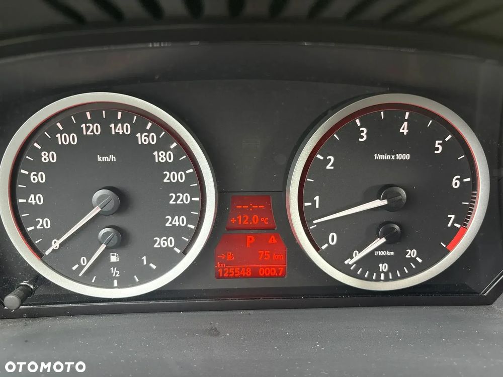 BMW Seria 5 525xi - 19