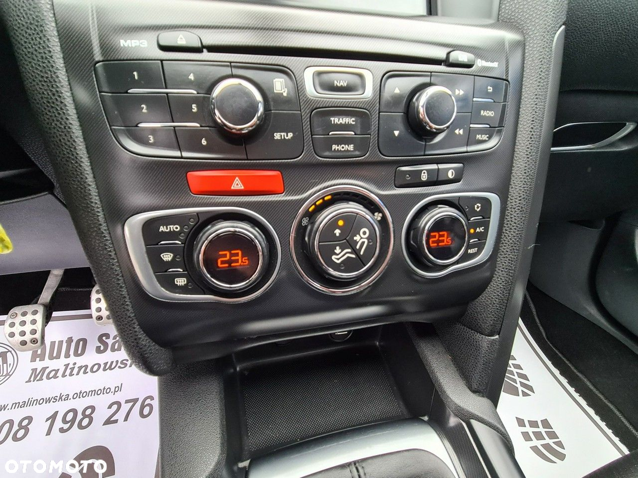 Citroën DS4 e-HDi 115 SoChic - 13
