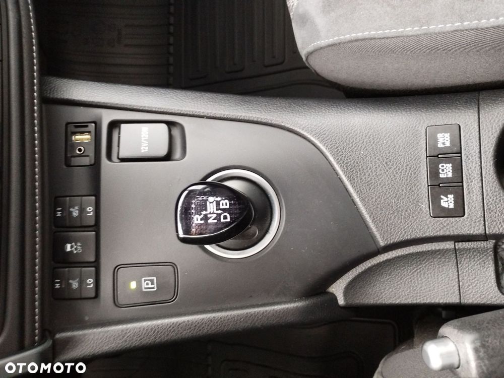 Toyota Auris Hybrid 135 Premium - 23