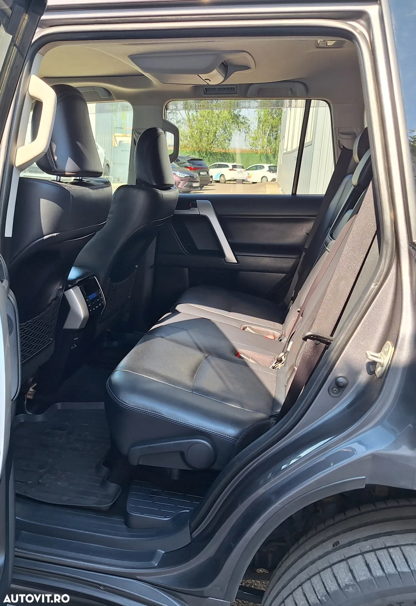 Toyota Land Cruiser 2.8l D-4D 204 CP A/T 7 locuri Luxury AVS Black - 22