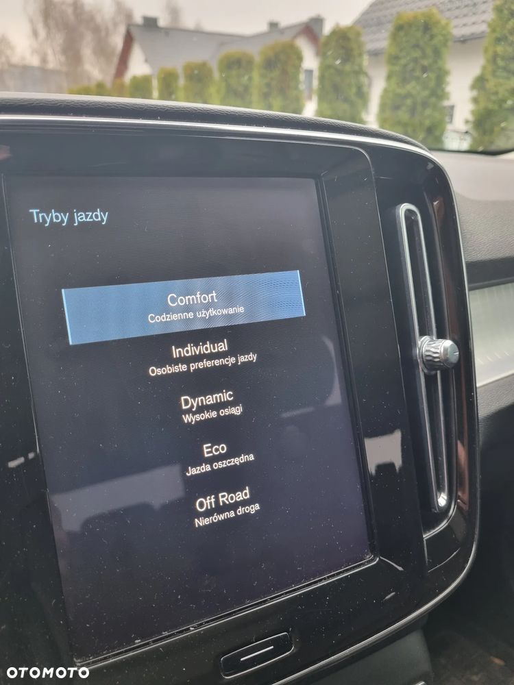 Volvo XC 40 T5 AWD Geartronic Momentum Pro - 21