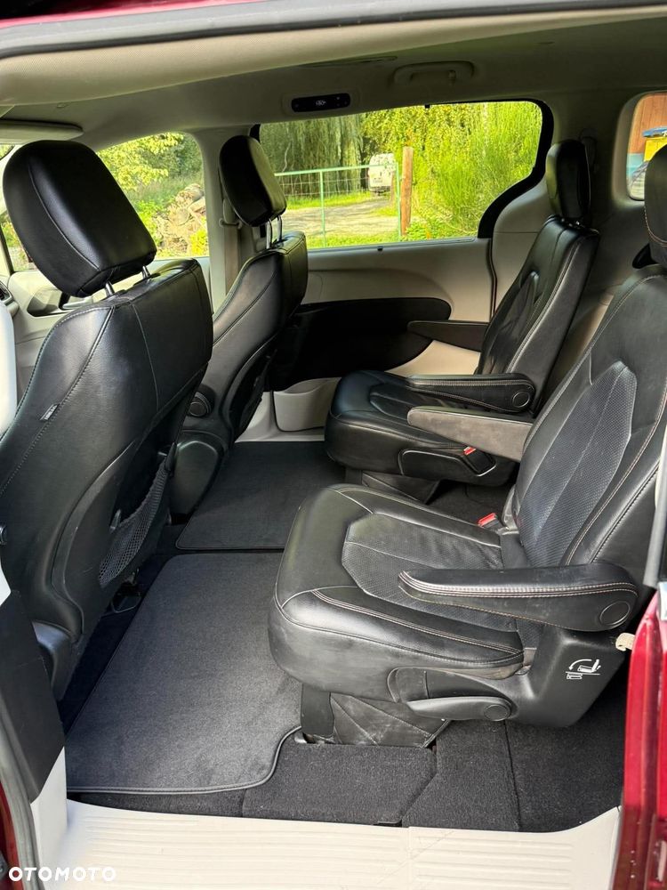 Chrysler Pacifica - 9