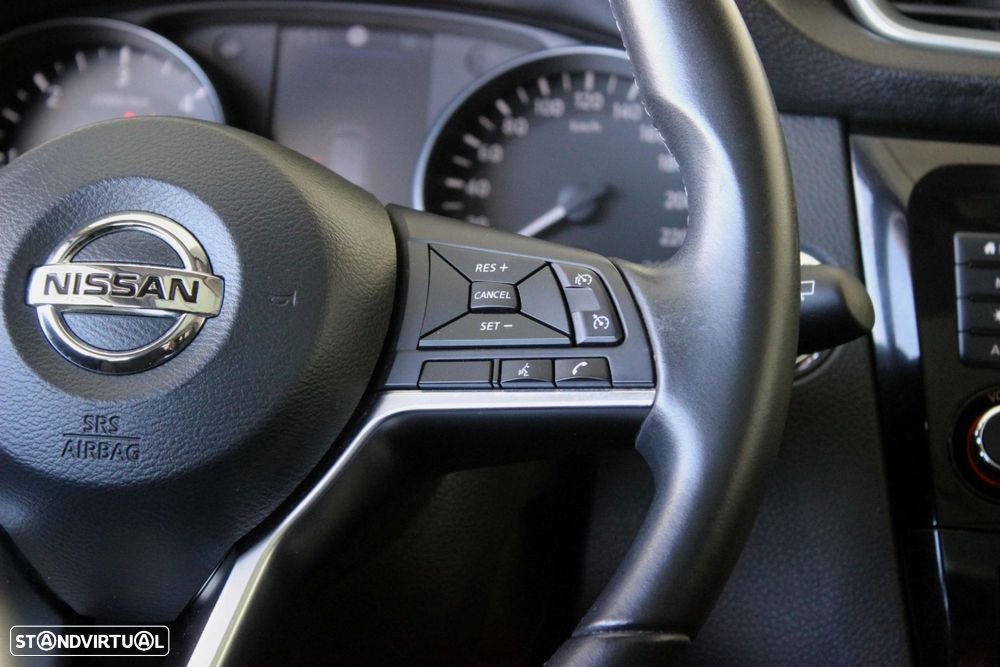 Nissan Qashqai 1.5 dCi N-Connecta - 19