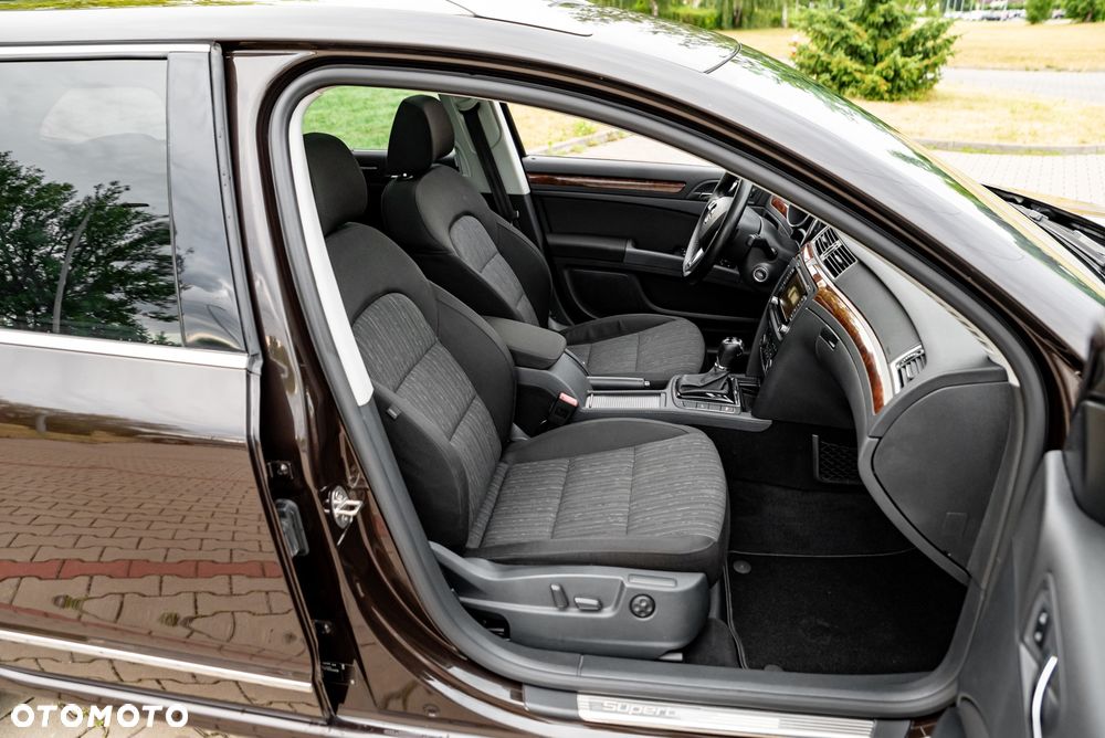 Skoda Superb 2.0 TDI Green tec 4x4 DSG Elegance - 27