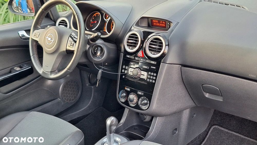 Opel Corsa 1.2 16V Silverline Easytronic - 10