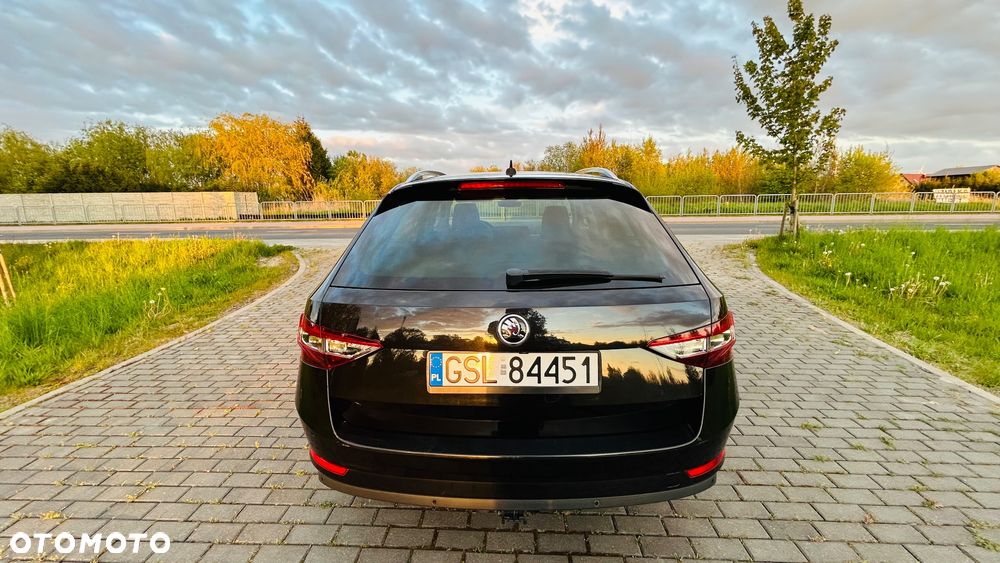 Skoda Superb 2.0 TDI Style DSG - 10