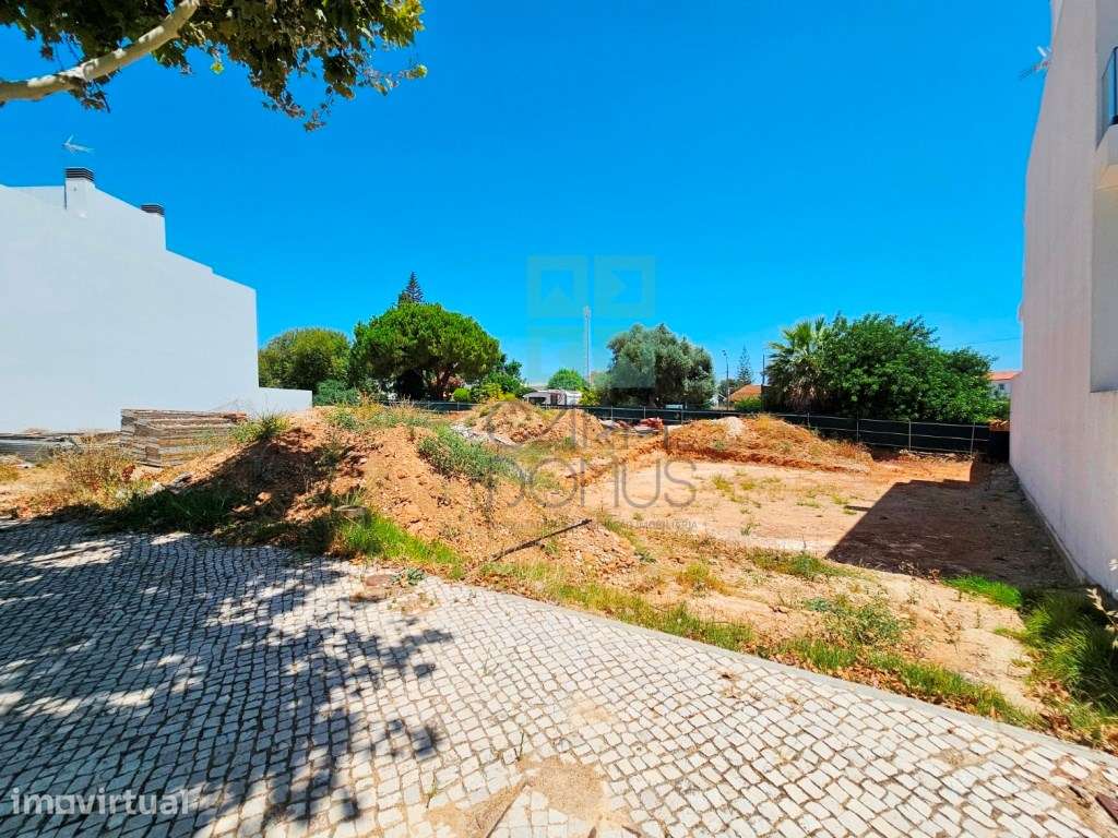 Lote com projeto aprovado, piscina e vistas de mar, centro de Tavir... - Grande imagem: 4/44