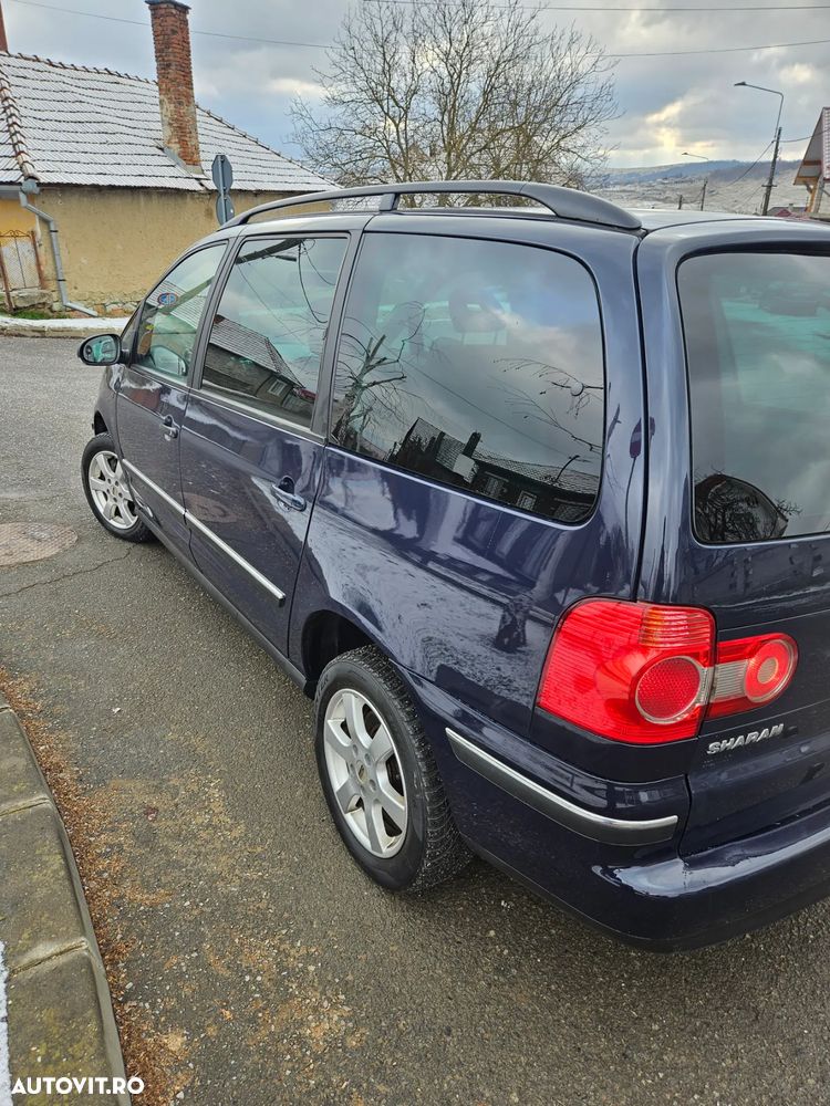 Volkswagen Sharan 1.9 TDI 4Motion Exclusive Edition - 6