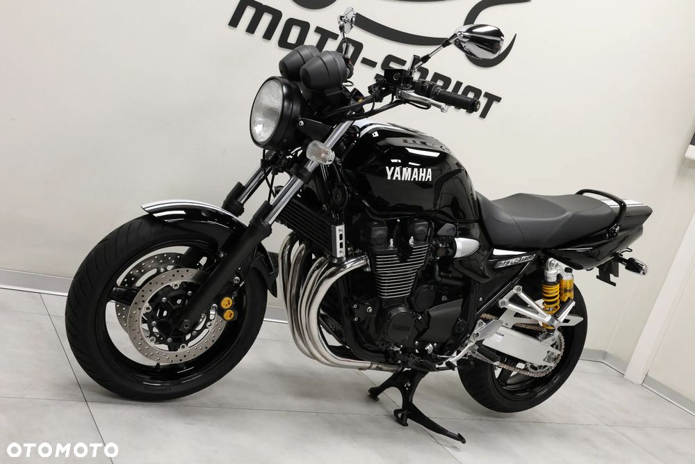 Yamaha XJR - 9