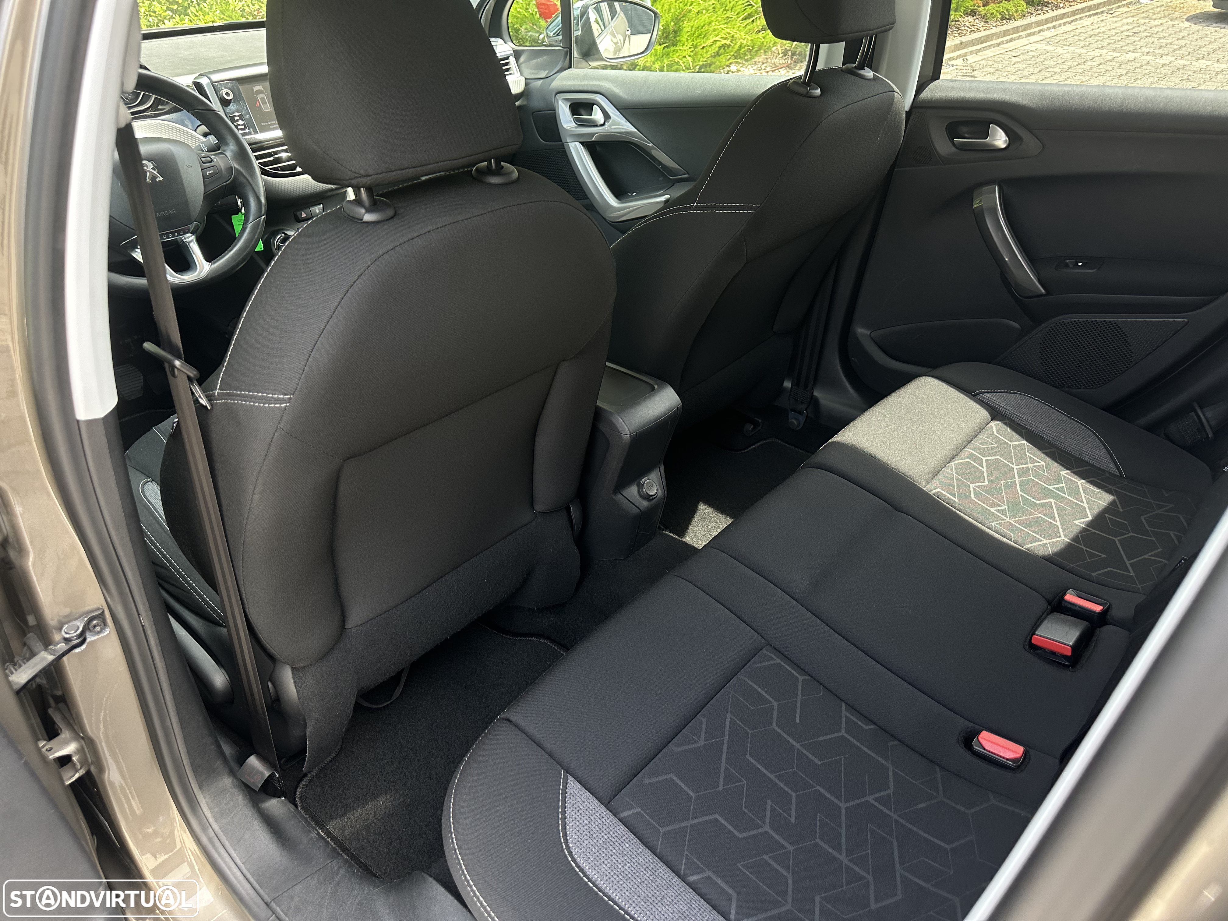 Peugeot 2008 PureTech 100 Style - 12