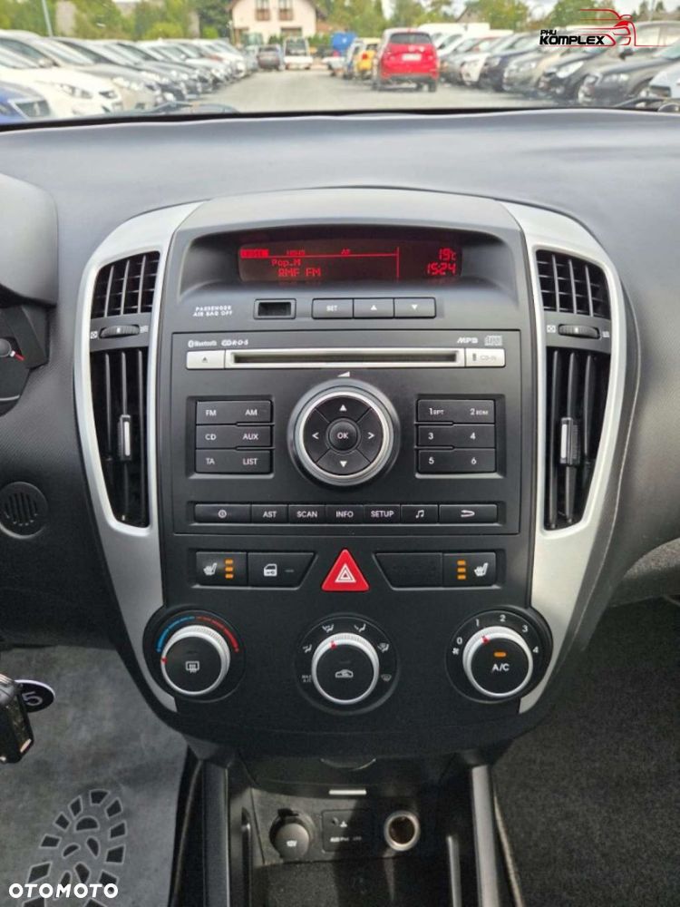 Kia Ceed - 16