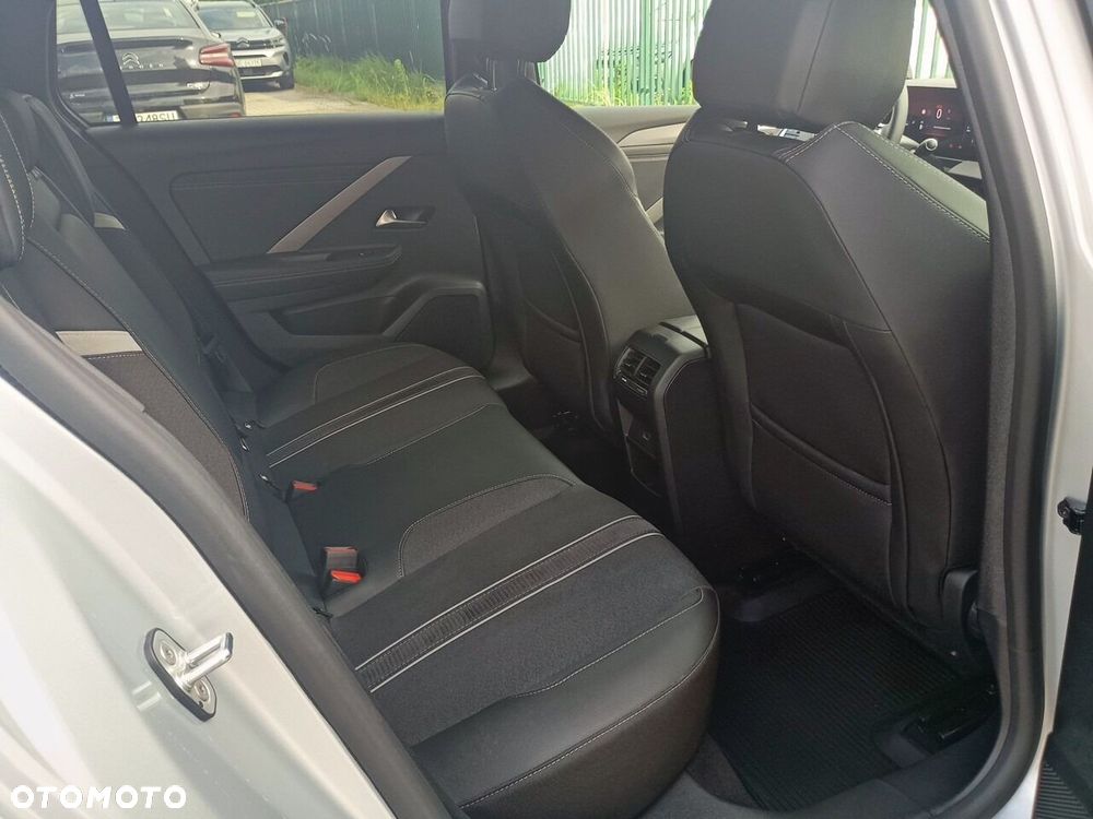 Opel Astra 1.2 T GS S&S - 16