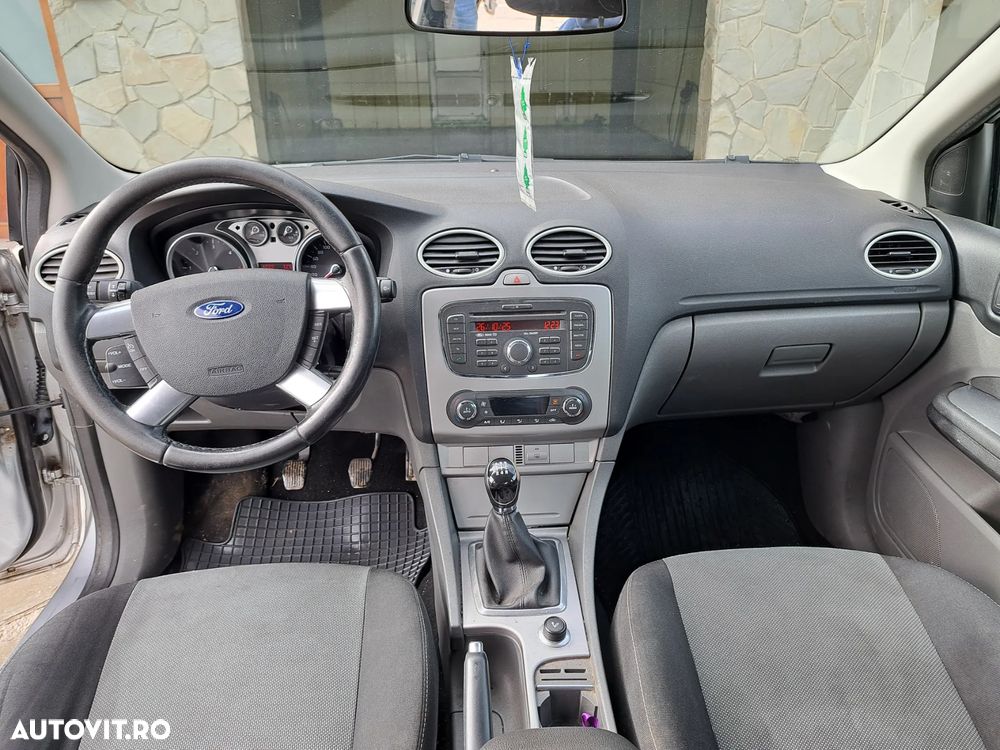 Ford Focus 1.6 TDCi DPF Titanium - 11