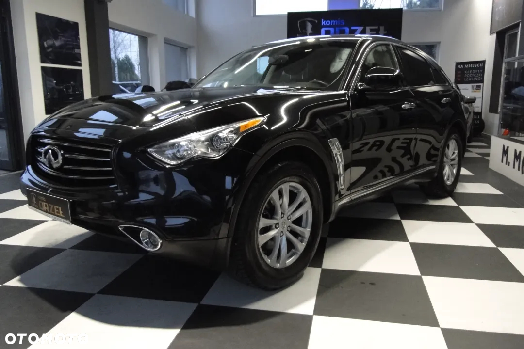 Infiniti QX70 - 2