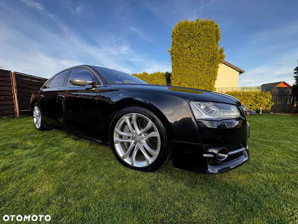 Audi S8 - 8