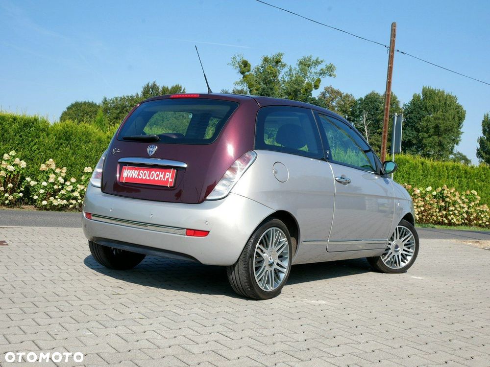 Lancia Ypsilon Y 1.4 16v Automatik Platino - 3