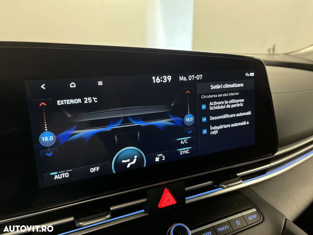 Hyundai Elantra - 21