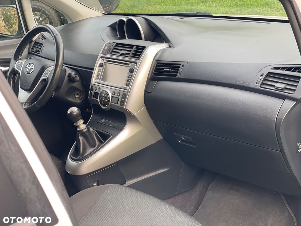 Toyota Verso 2.0 D-4D Sol 7os - 17