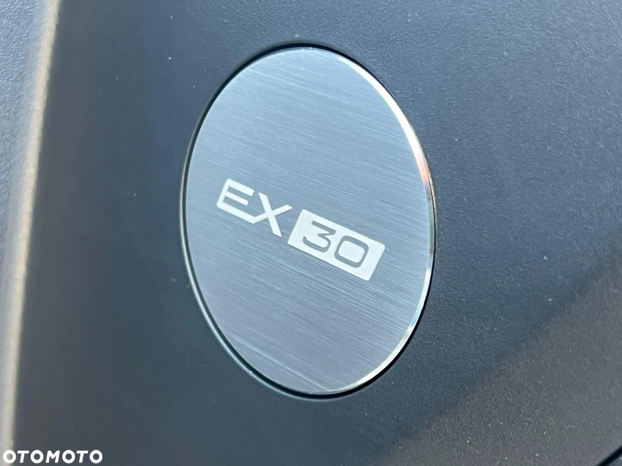 Volvo EX30 Single Motor Extended Range RWD Plus - 30