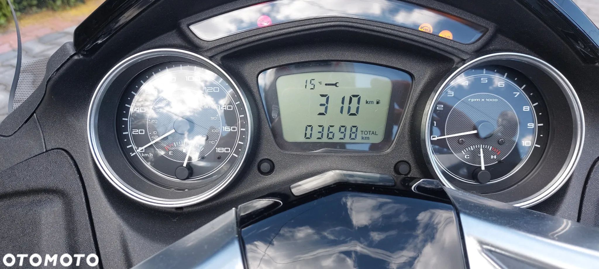 Piaggio X10 - 1