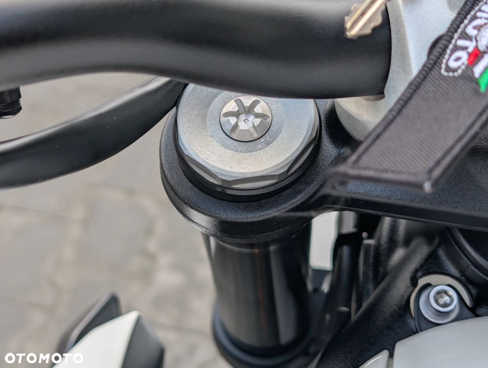 Triumph Street Triple - 14