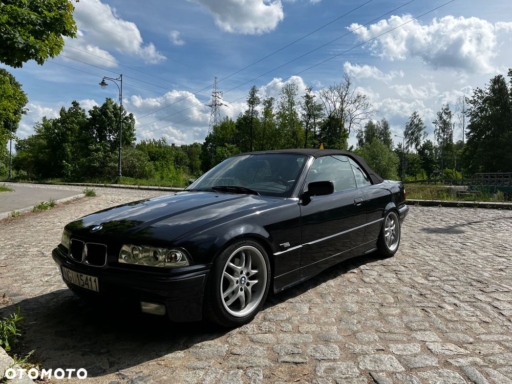 BMW Seria 3 325i - 2