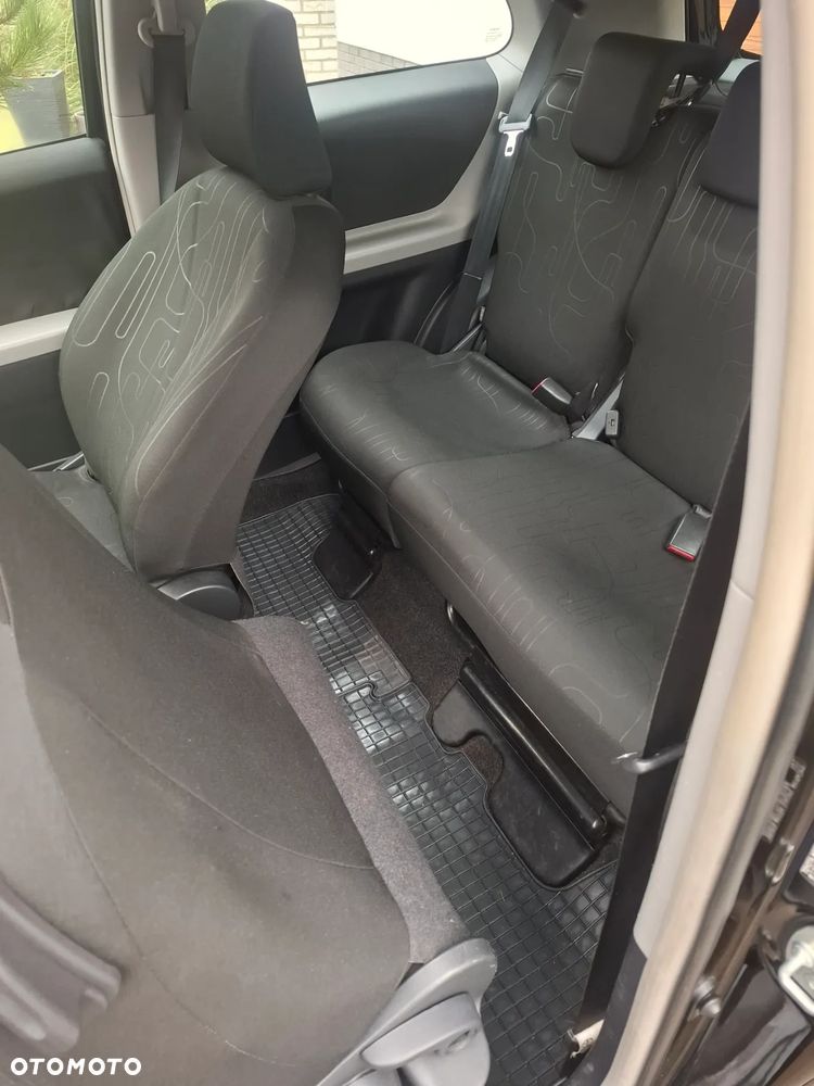 Toyota Yaris - 7