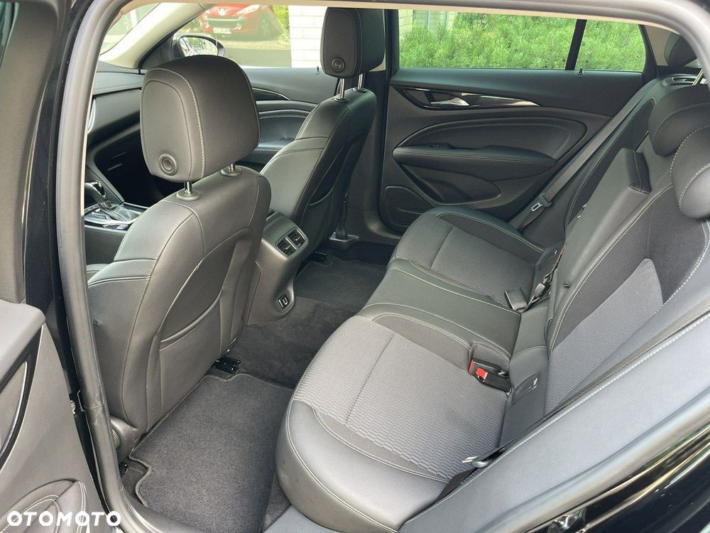 Opel Insignia - 25
