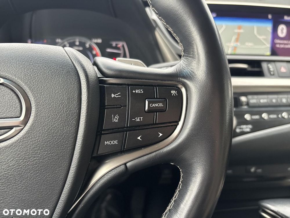 Lexus ES - 15