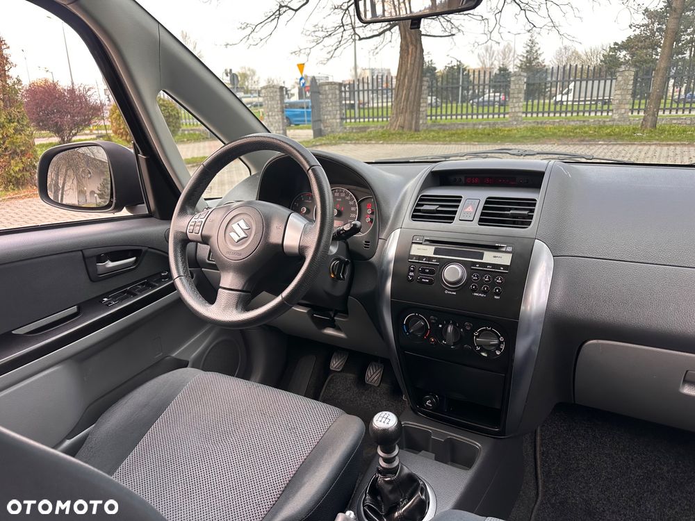 Suzuki SX4 1.9 DDiS DPF 4x4 Comfort - 8